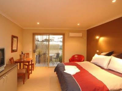 Motel Strahan Zewnętrze zdjęcie